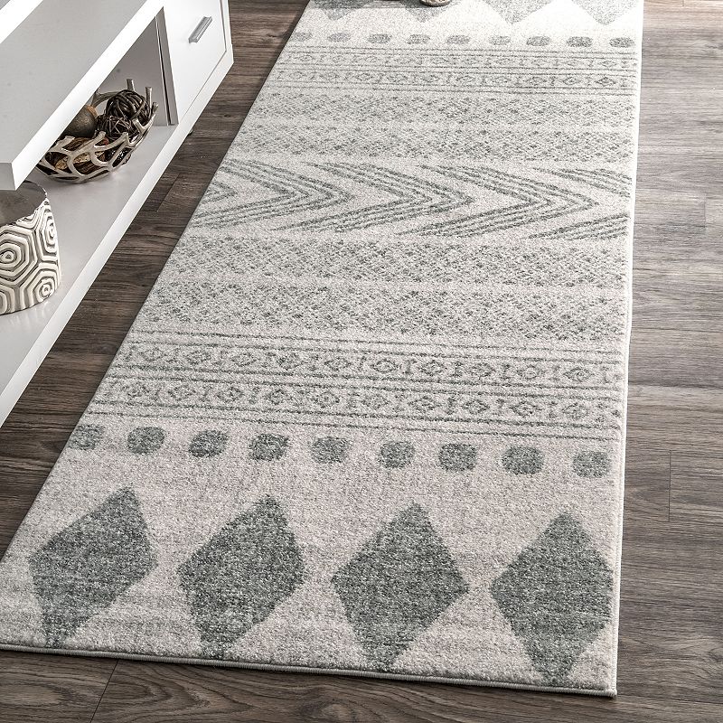 nuLOOM Shaina Tribal Geometric Rug