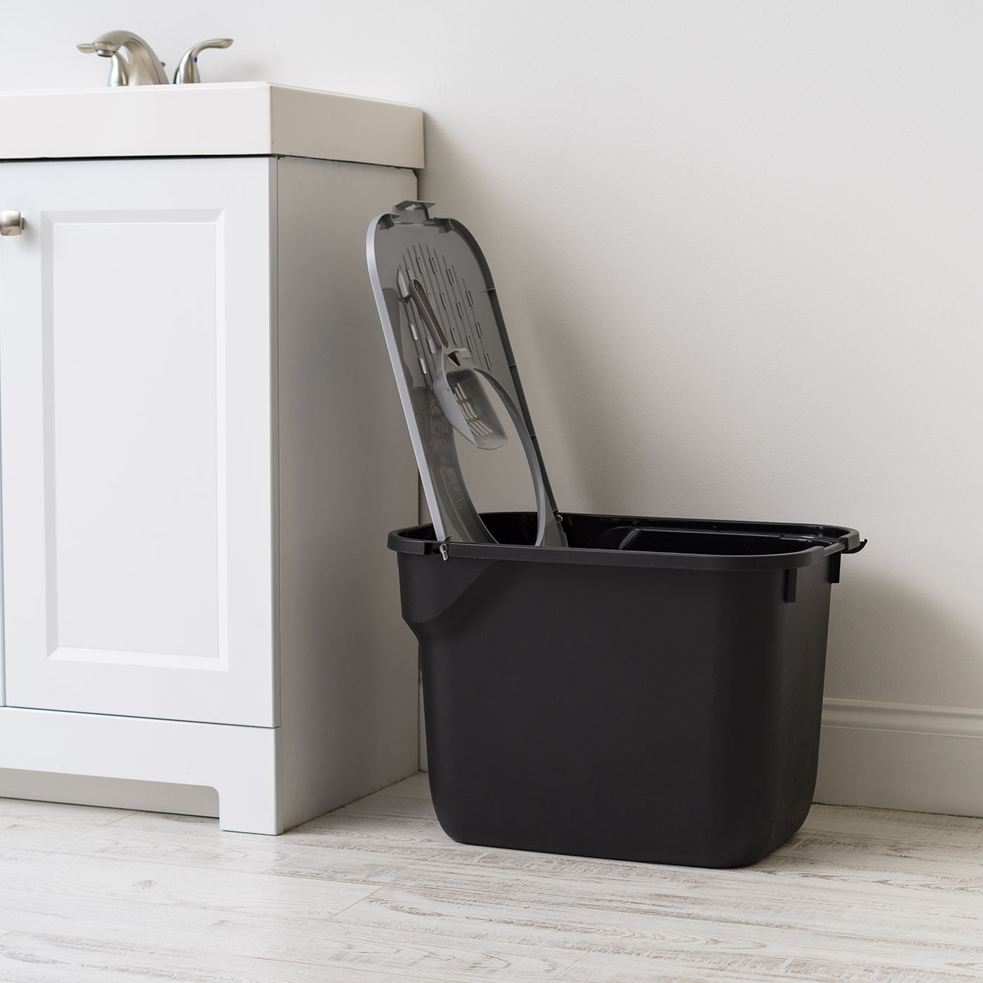 IRIS USA Top Entry Cat Litter Box with Scoop， Black