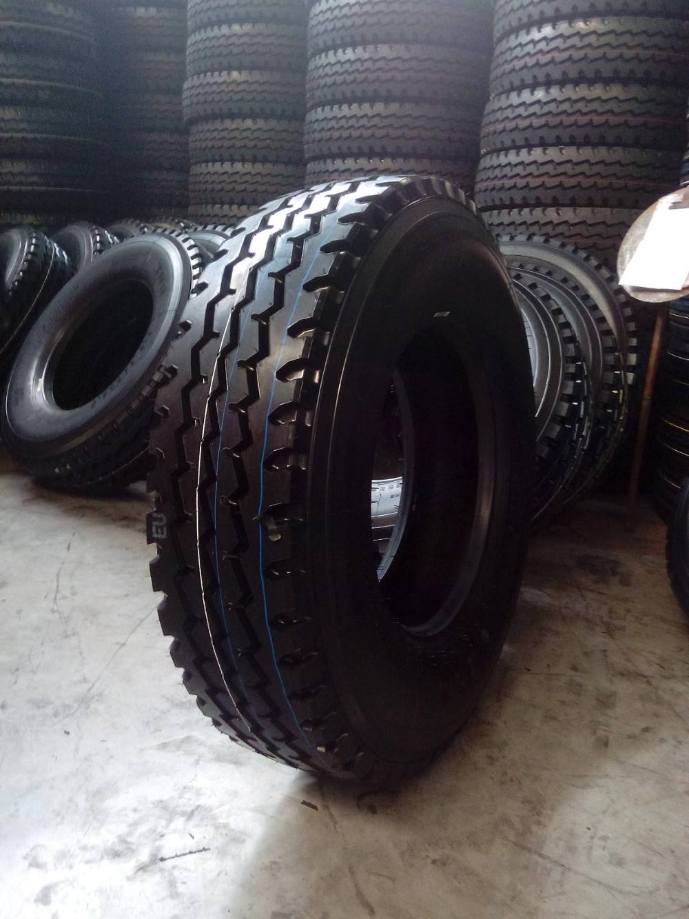 tyres wheels accessories 7.00R16LT 7.50R16LT 6.50R16LT rubber truck tyres