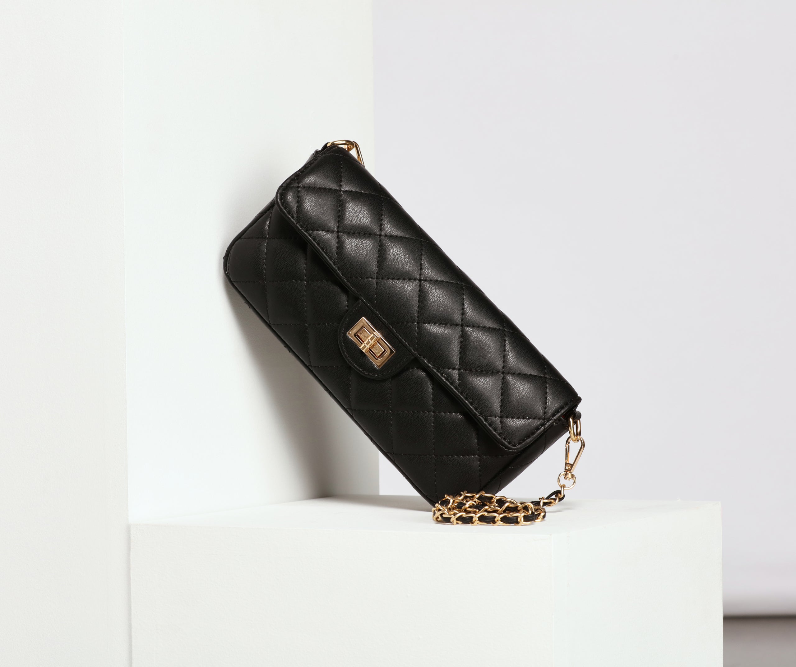 Stylish Stunner Quilted Diamond Crossbody