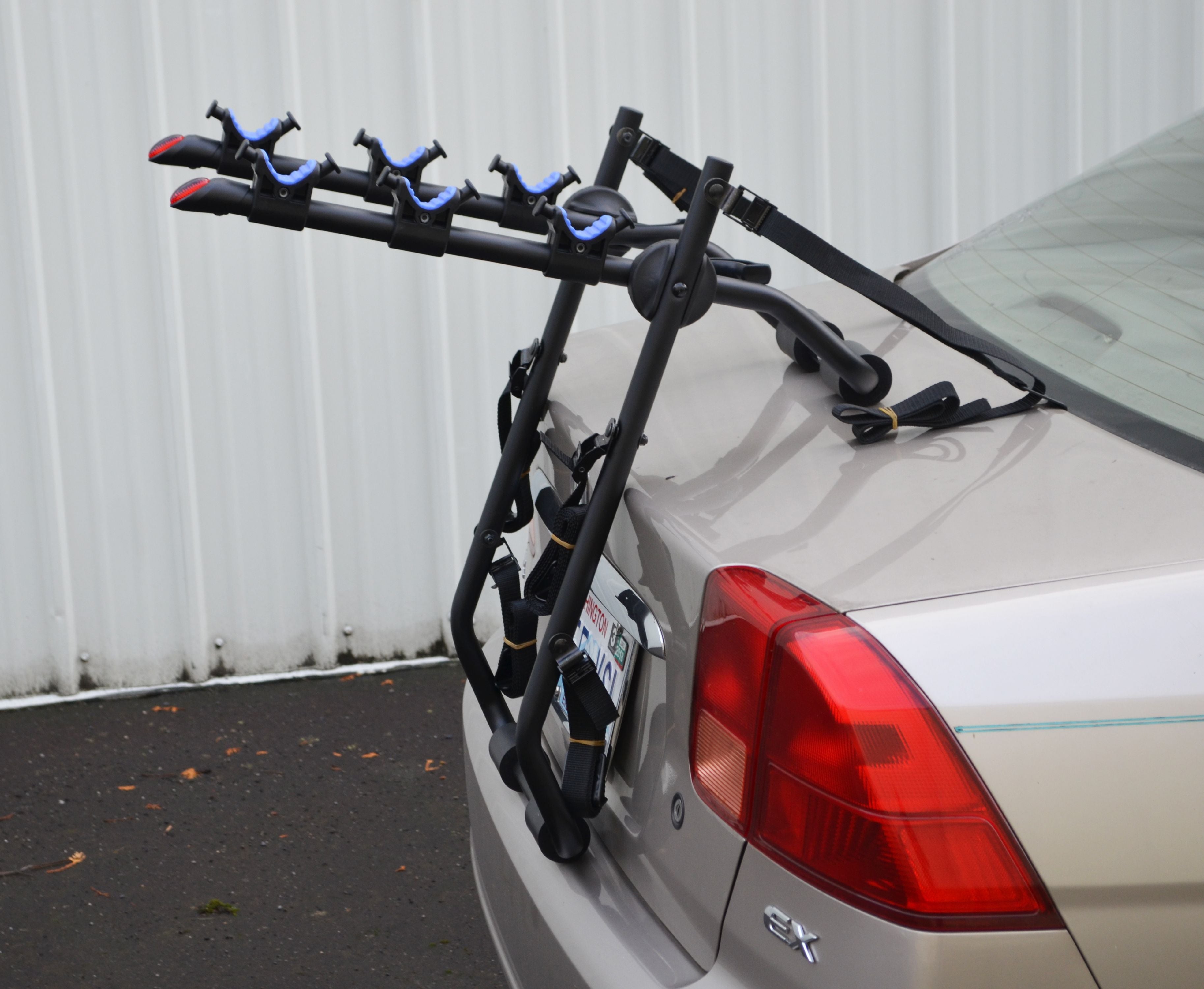 Advantage SportsRack Chase TrunkRack 3 Bike Carrier