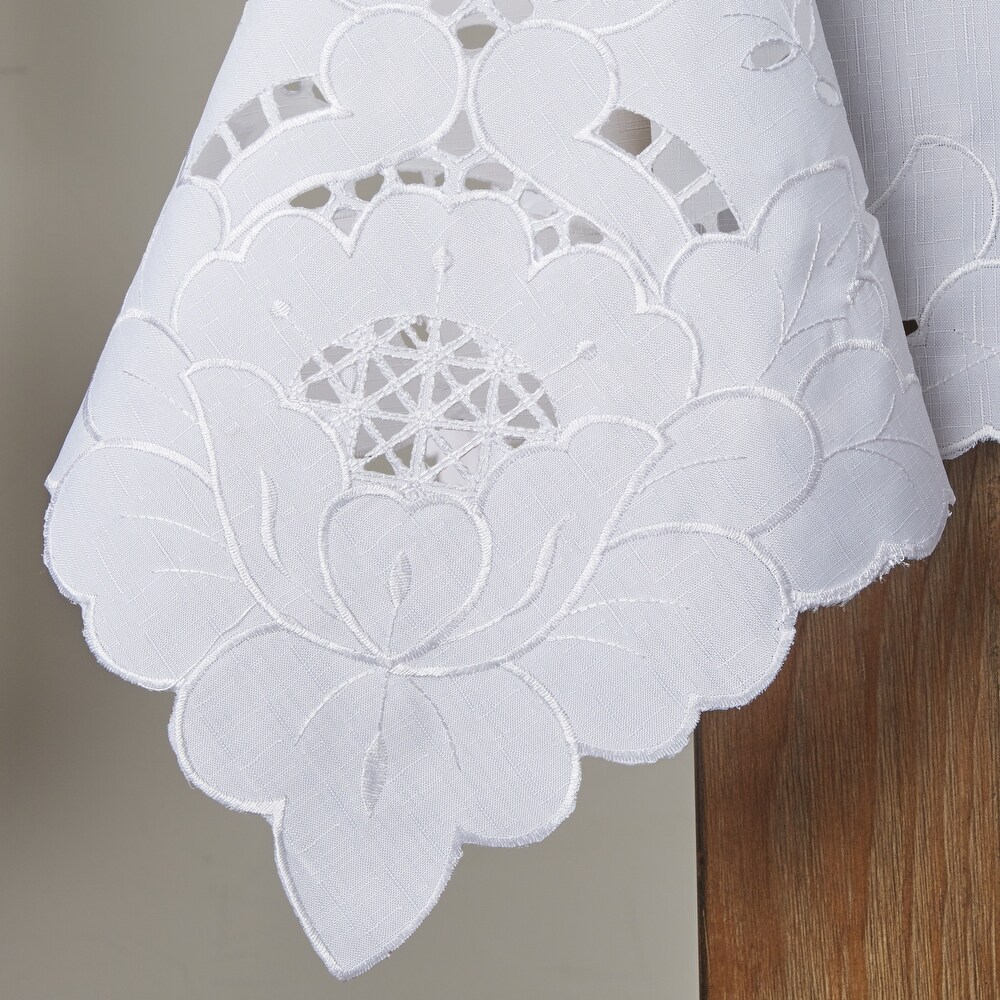 Violet Linen Sapphire Embroidered Pattern Tablecloth