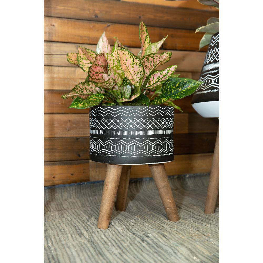 Flora Bunda 18 in. and 10 in. Black Tribal Fiberglass Plant Pot on Wood Stand Mid-Century Planter (Set of 2) CTF259E2-BK