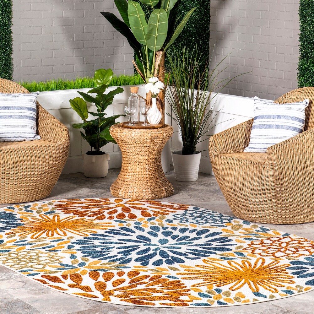 Brooklyn Rug Co Ronda Bold Floral Indoor/Outdoor Area Rug