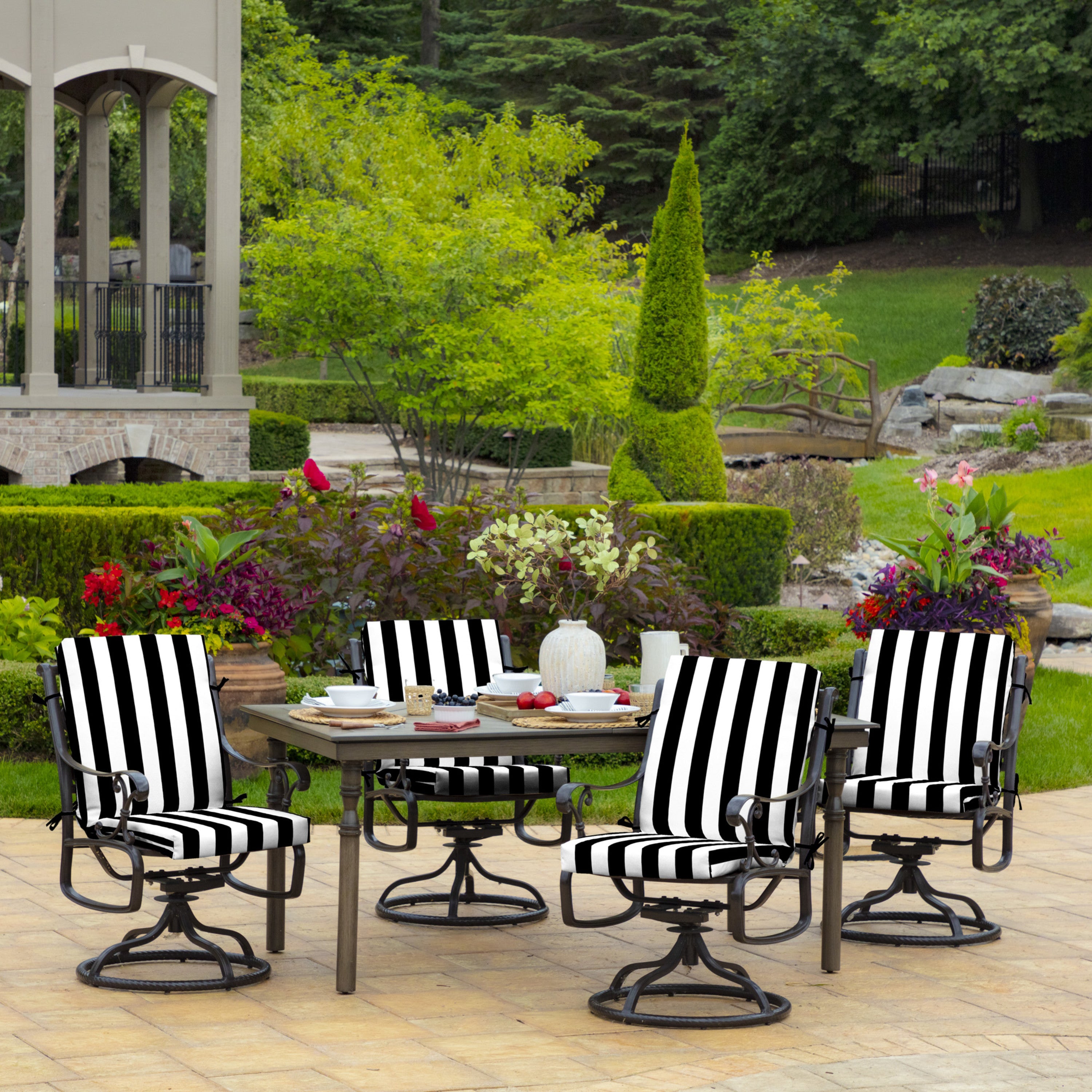 Arden Selections Outdoor Dining Chair Cushion 20 x 20， Black Cabana Stripe