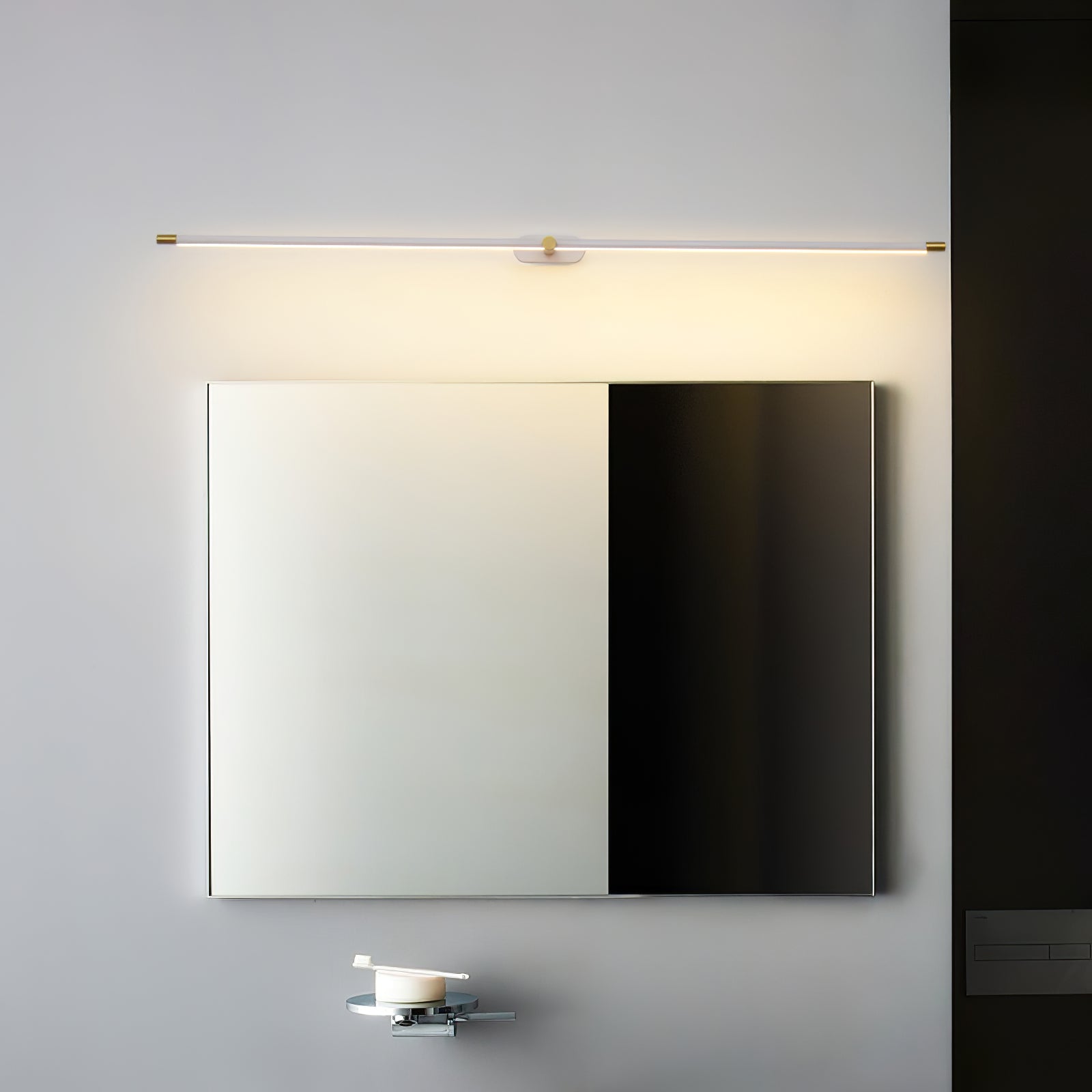 Minimalist Linear Plug-in Wall Lamp