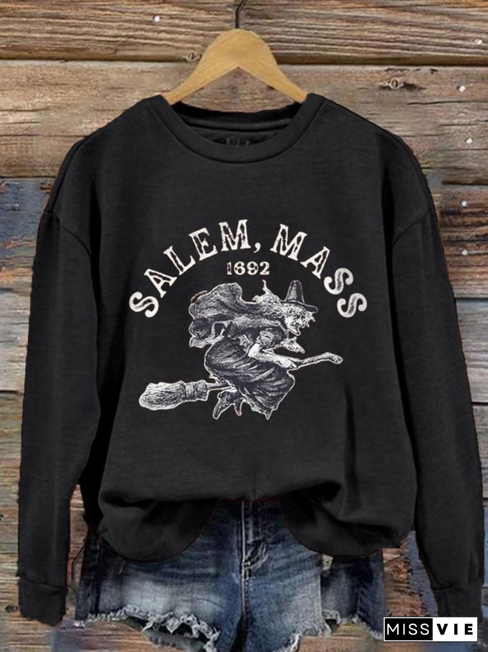 Women's Salem Mass 1692 Halloween Casual Sweatshirt