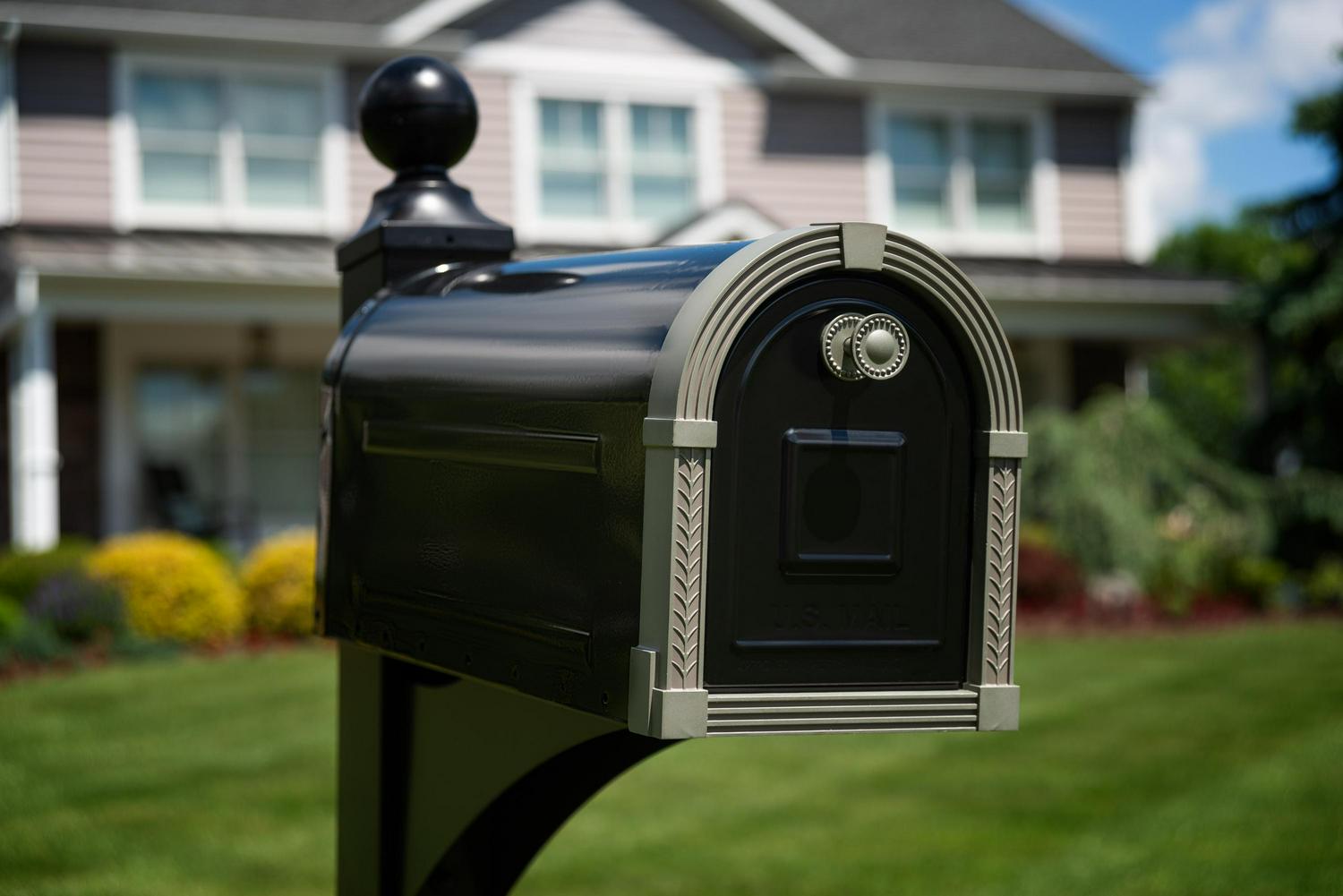 Gibraltar Mailboxes Large Glossy Black Steel Post Mounted Mailboxes