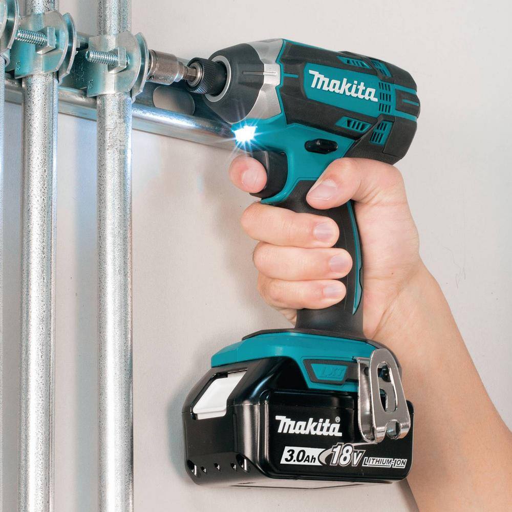 Makita 18V 3.0Ah LXT Lithium-Ion Cordless Combo Kit (7-Piece) XT704