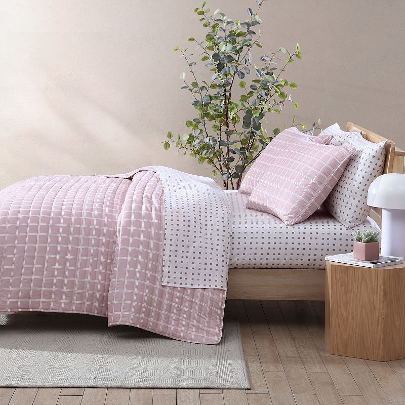 City Scene Woven Grid Pink Quilt Set