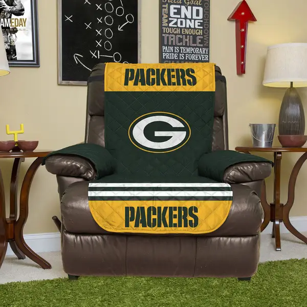 Pegasus Home Fashions Green Bay Packers Reversible Furniture Protector for Recliner