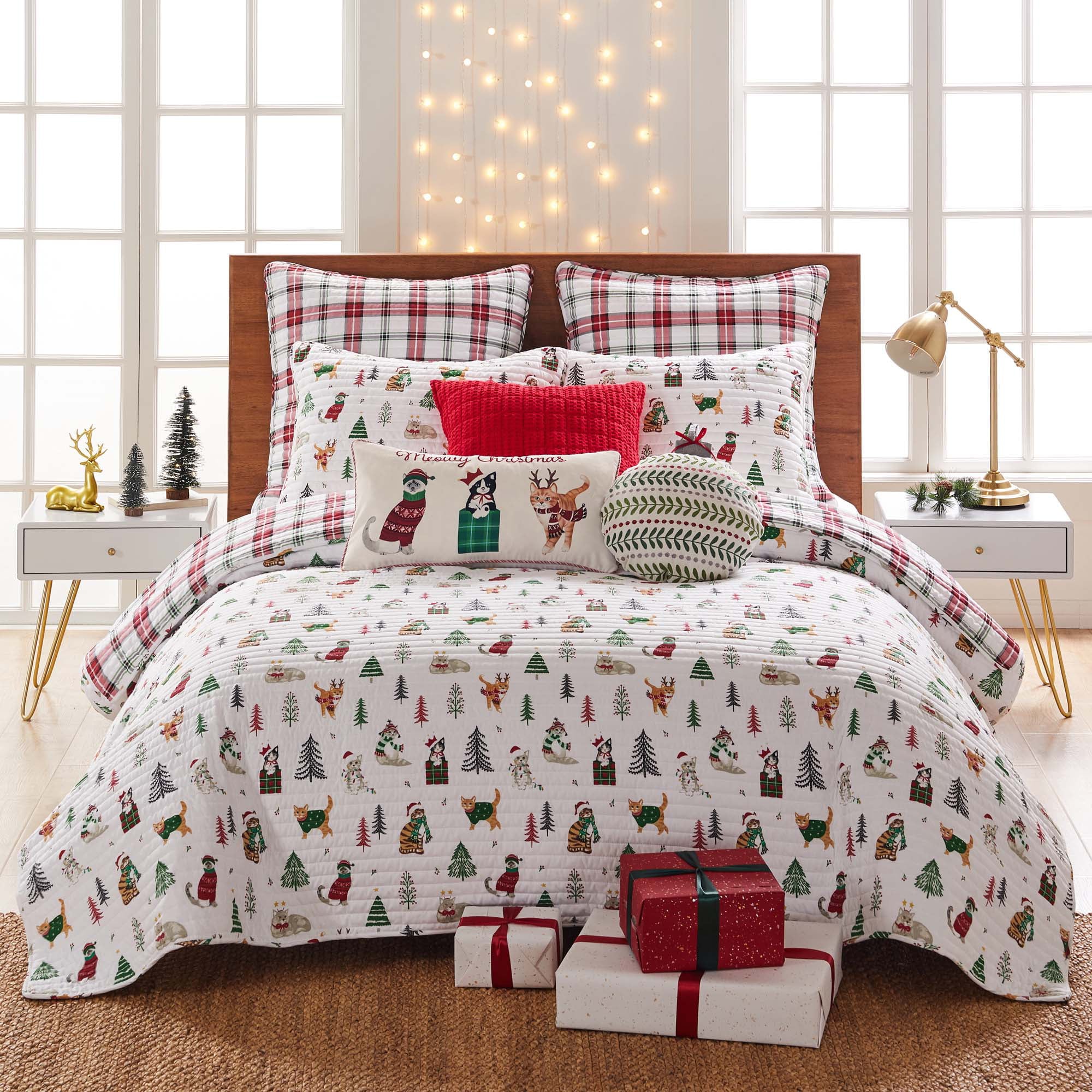 Levtex Home - Meowy Christmas Quilt Set - King Quilt and Two King Shams - Red, Green, Grey and White - Quilt (106x92in.) and Shams (20x36in.) - Reversible - Cotton/Polyester