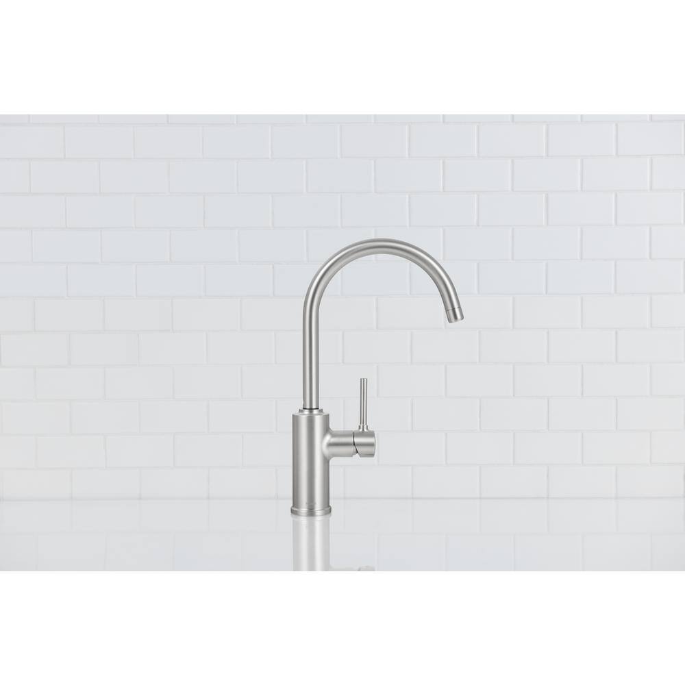 MOEN Sombra Single-Handle Standard Kitchen Faucet with Side Sprayer in Chrome 87702