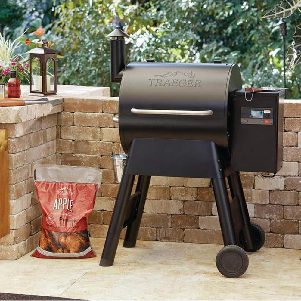 Traeger Pro 575 Wifi Pellet Grill and Smoker in Black TFB57GLE