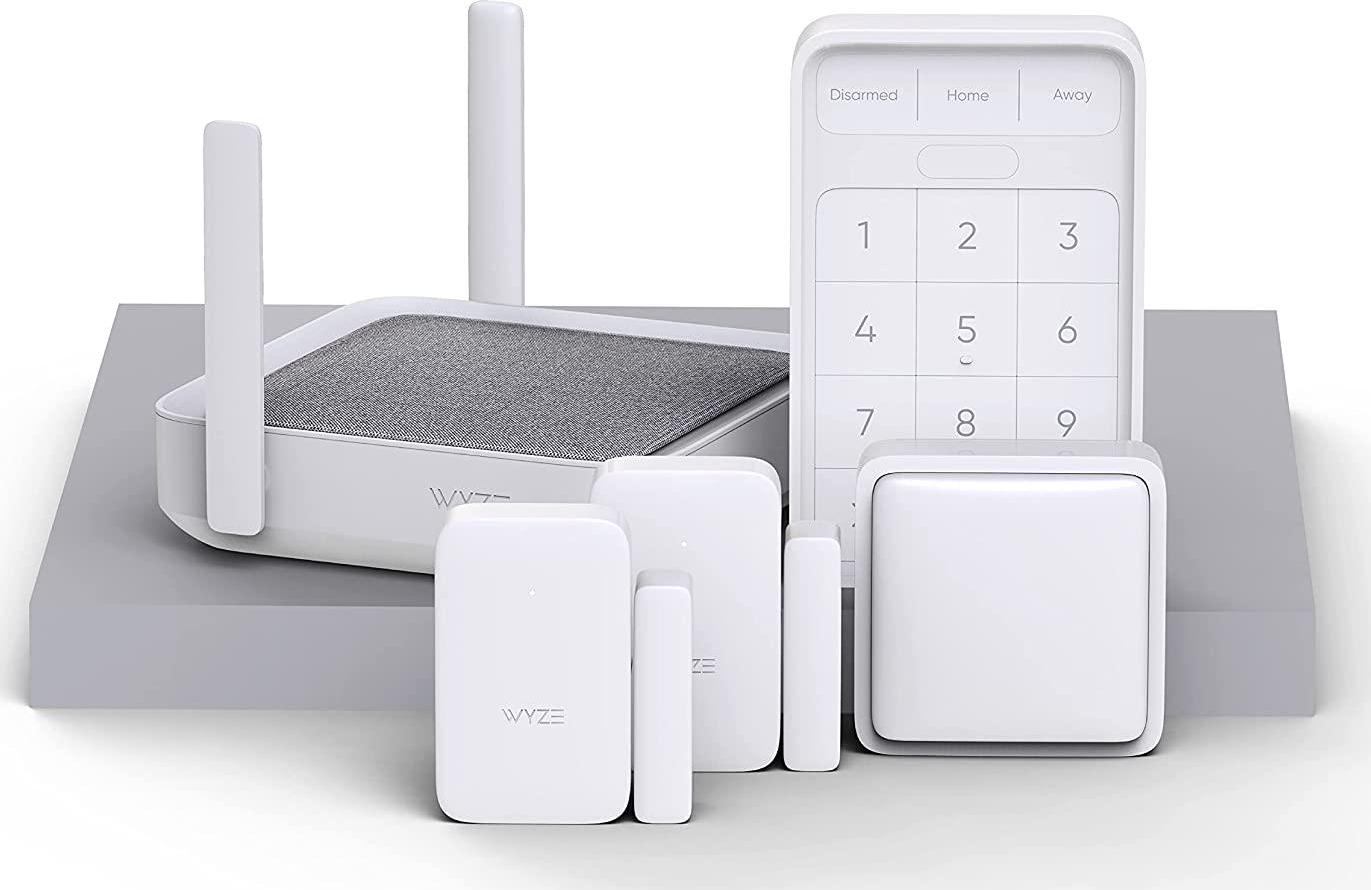 Wyze Home Monitoring Home Security System Sense v2 Core Kit with Hub， Keypad， Motion， Entry Sensors (2)， and 6 Months of 24/7 Professional Monitoring Included