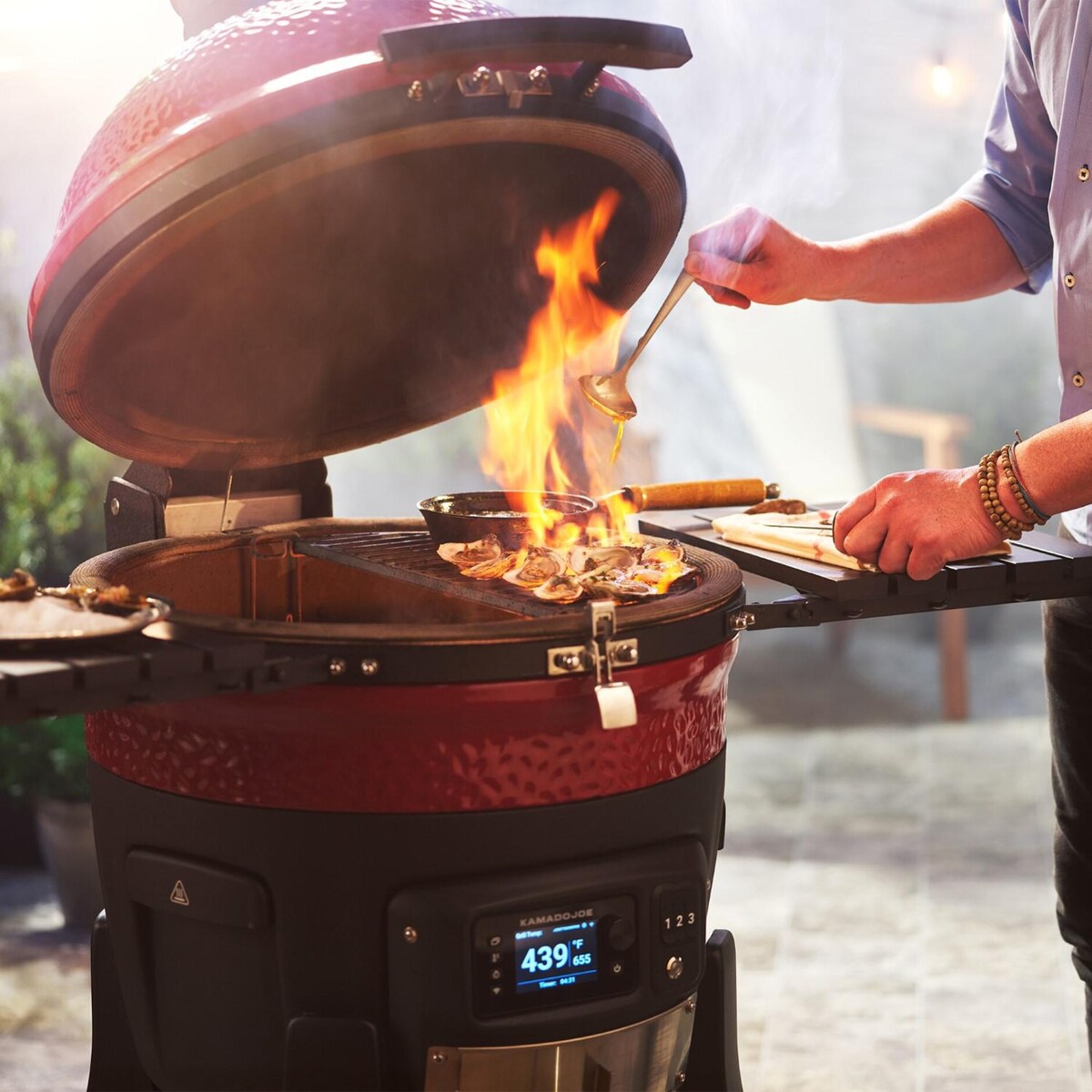 Kamado Joe Konnected Joe Digital Charcoal Grill and Smoker with Auto-Ignition and Temperature Control