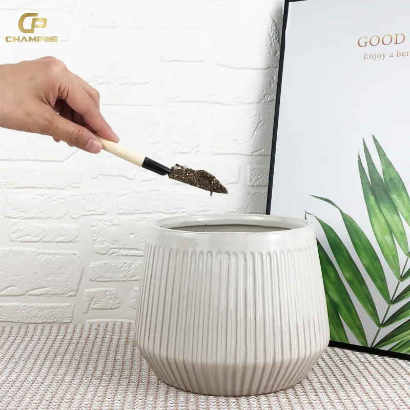 Unique Shape Design White Planter Pot Ceramic Bonsai Pot Conicalness Macetas De Ceramic For Garden supplies and home decor