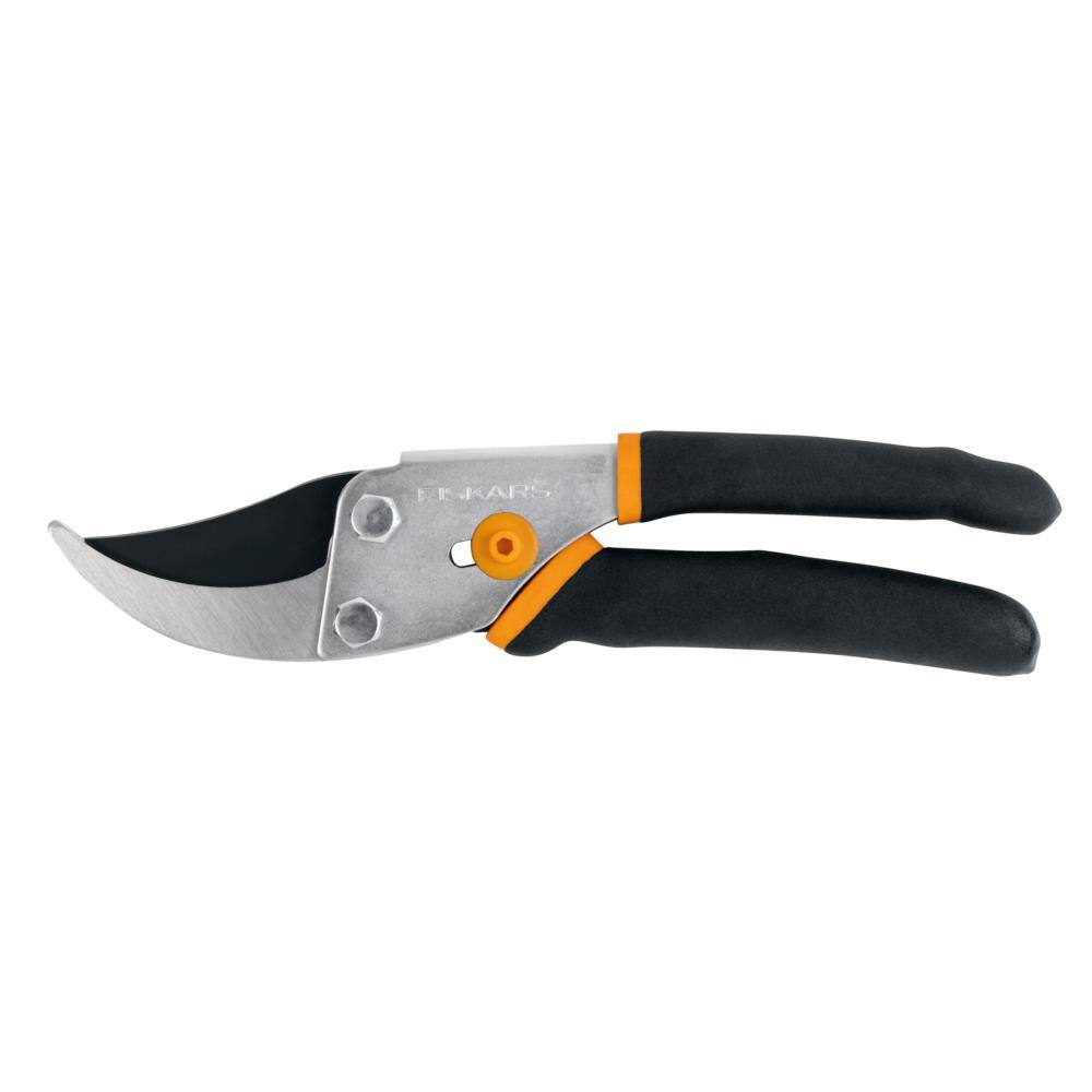 Fiskars 2-Piece Set with 5.5 in. Bypass Pruner and 9 in. Telescoping Hedge Shears 1067031