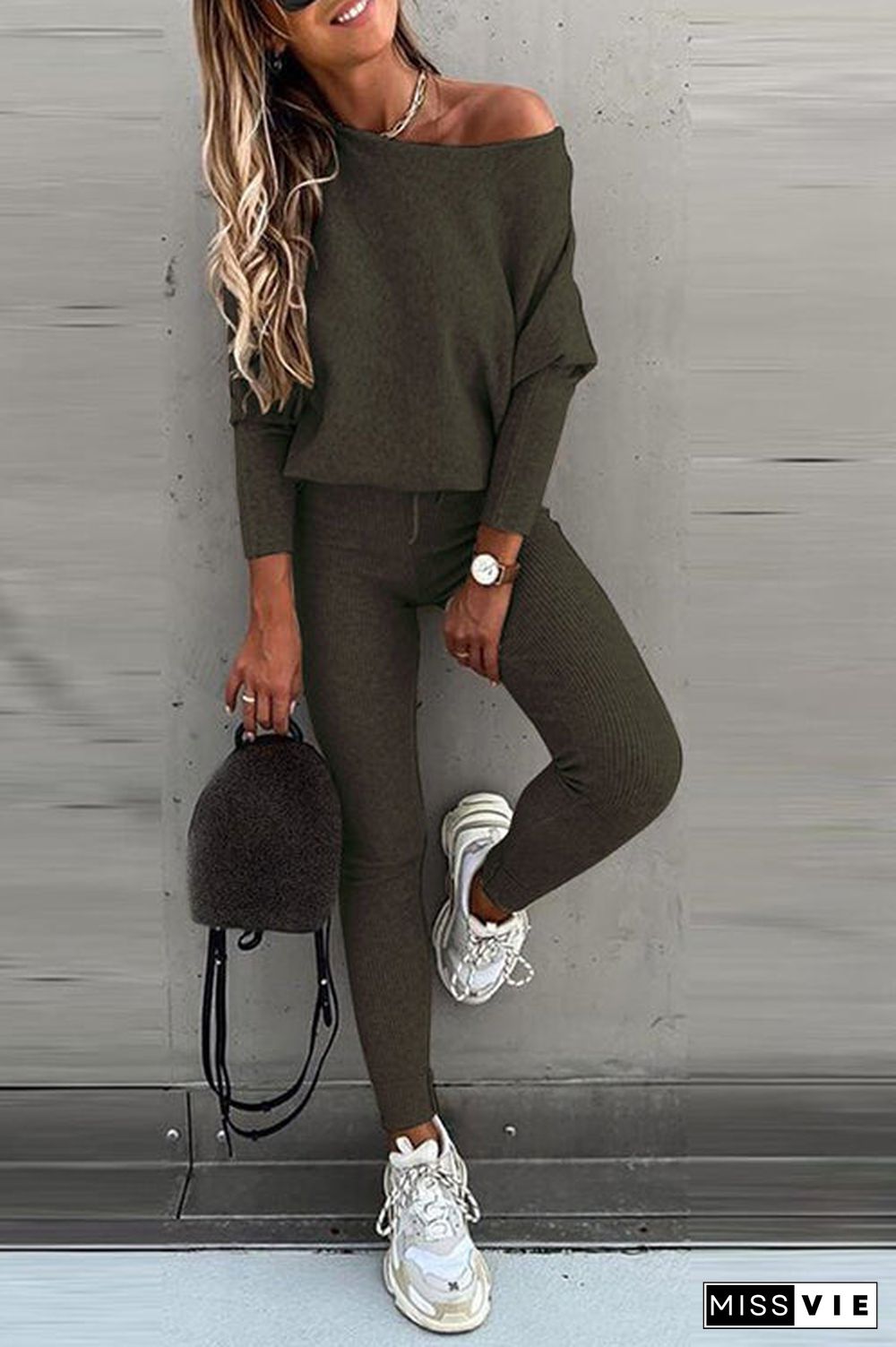 Dew Shoulder Knit Pants Set