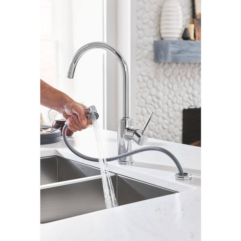 MOEN Sombra Single-Handle Standard Kitchen Faucet with Side Sprayer in Chrome 87702