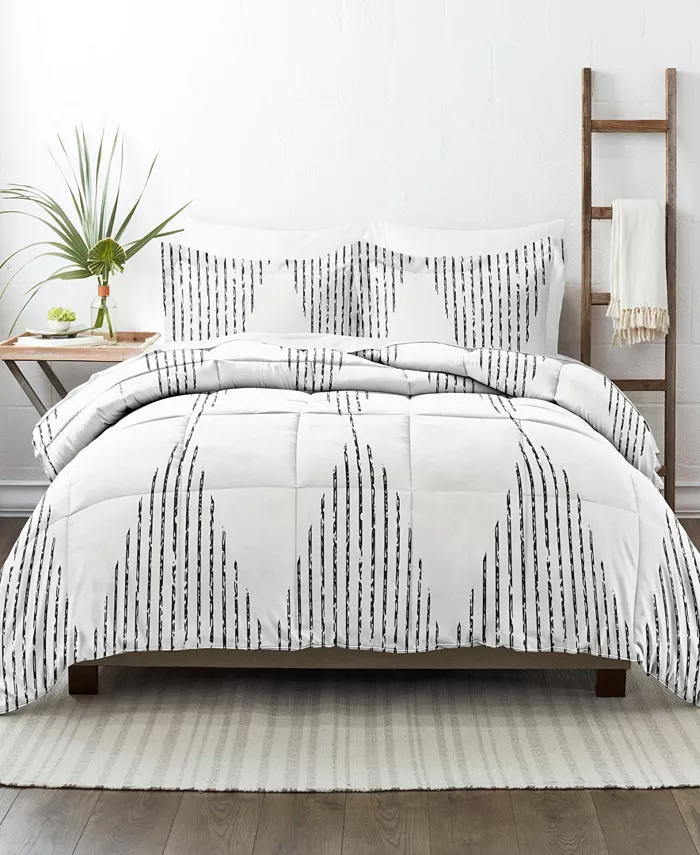 ienjoy Home Home Collection 2 Piece Premium Ultra Soft Diamond Stripe Comforter Set， Twin