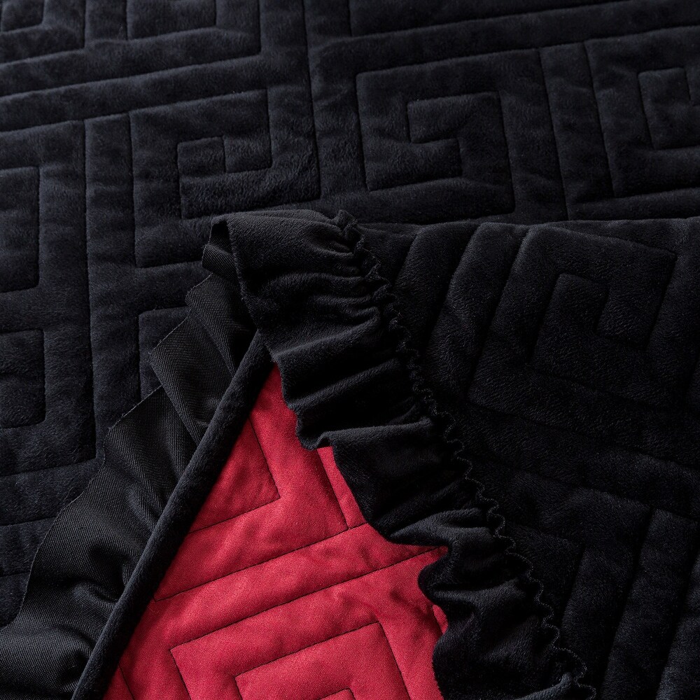 Lavish Plush Poly Velvet Quilt Set