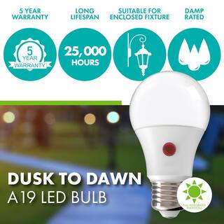 AM CONSERVATION 60-Watt Equivalent A19 Dusk-to-Dawn LED Light Bulb 2700K Soft White 4-pack L09DTD27K-4