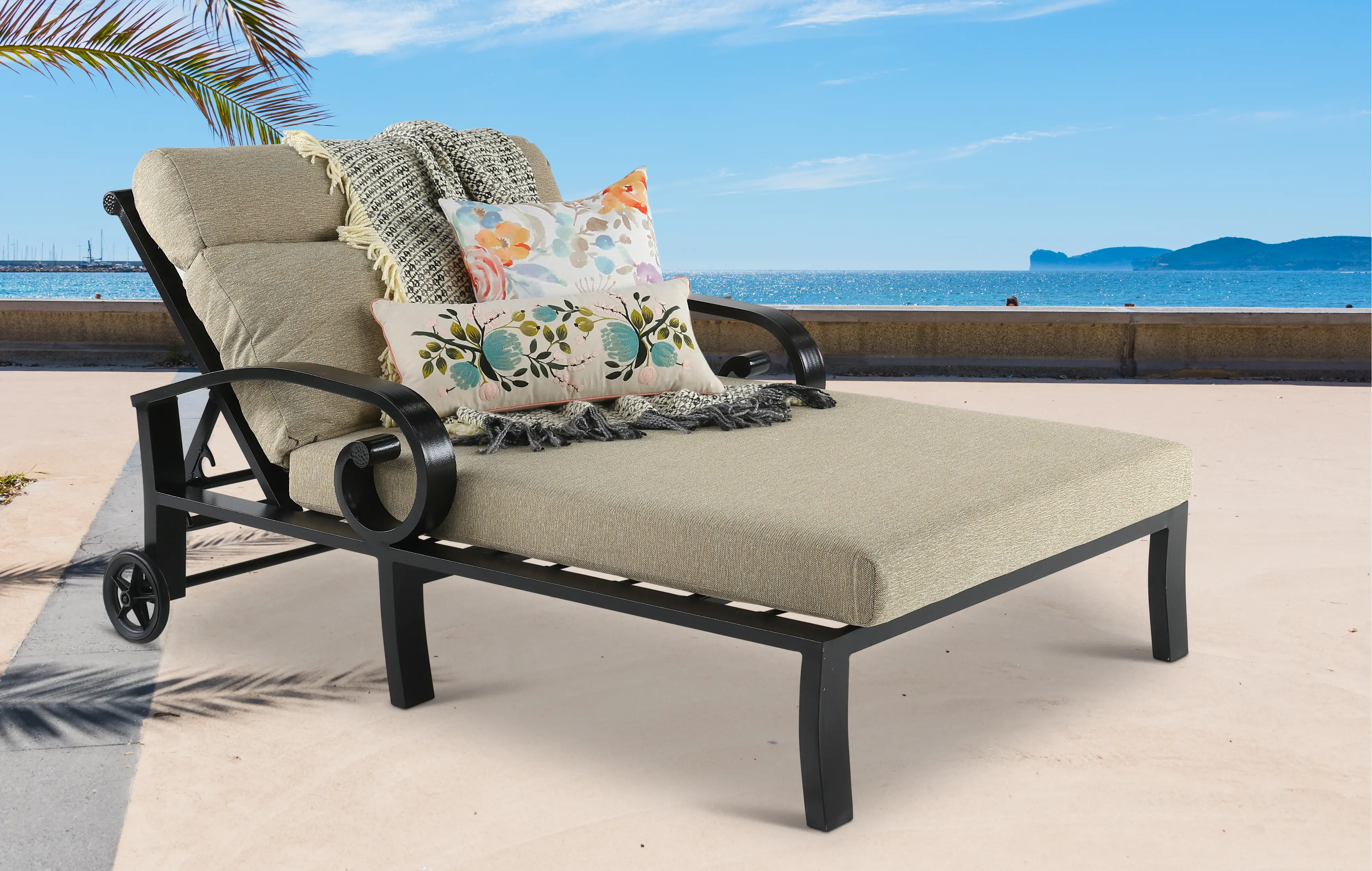 Avila Omber Patio Chaise