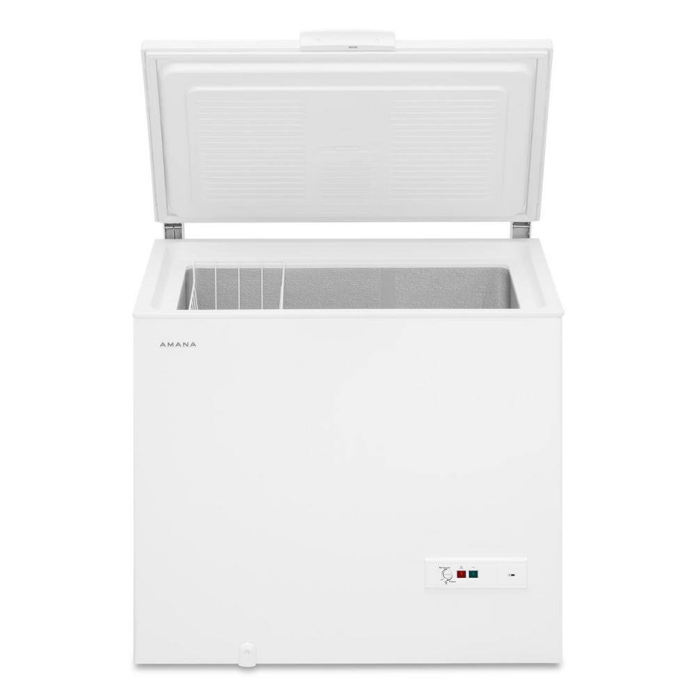 Amana 9 cu. ft. Chest Freezer in White AQC0902LW