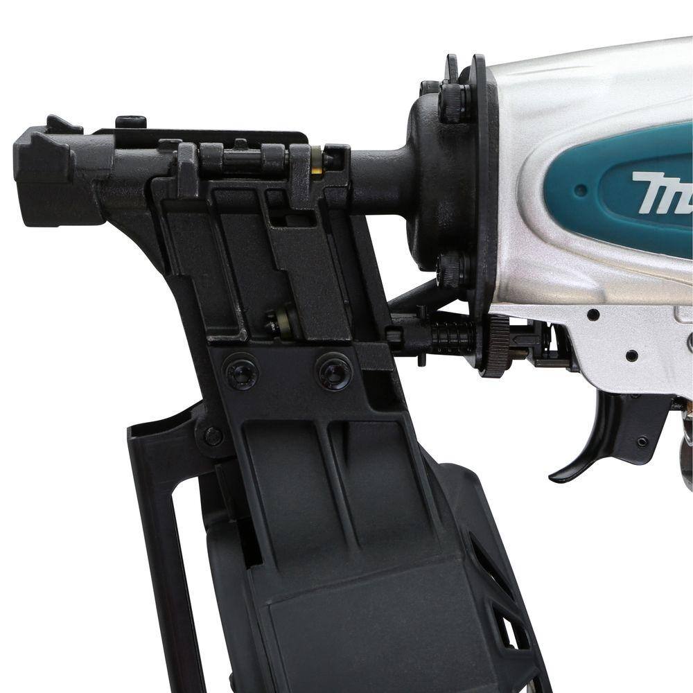 Makita 1-34 in. 15 Roofing Coil Nailer AN453