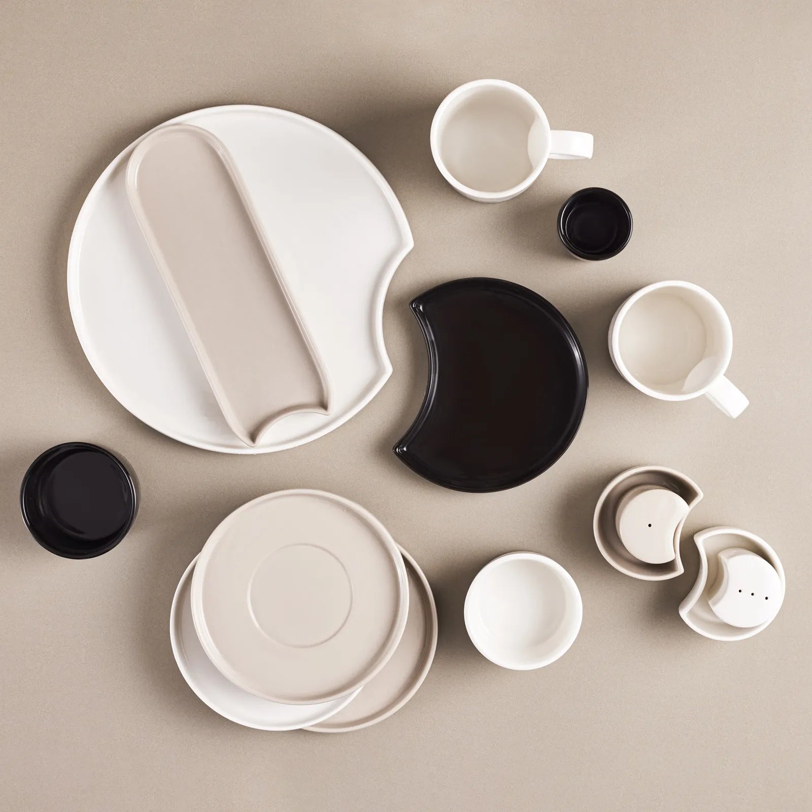 Karaca Hussein Chalayan Poly 28 Pieces 6 Person Porcelain Breakfast/Serving Set 153.03.06.1405