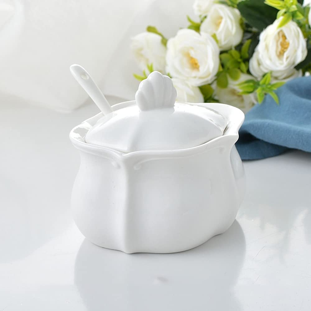 DanceeMangoo White Porcelain Sugar Bowl with Lid and Spoon， Home Kitchen Condiment Pot.