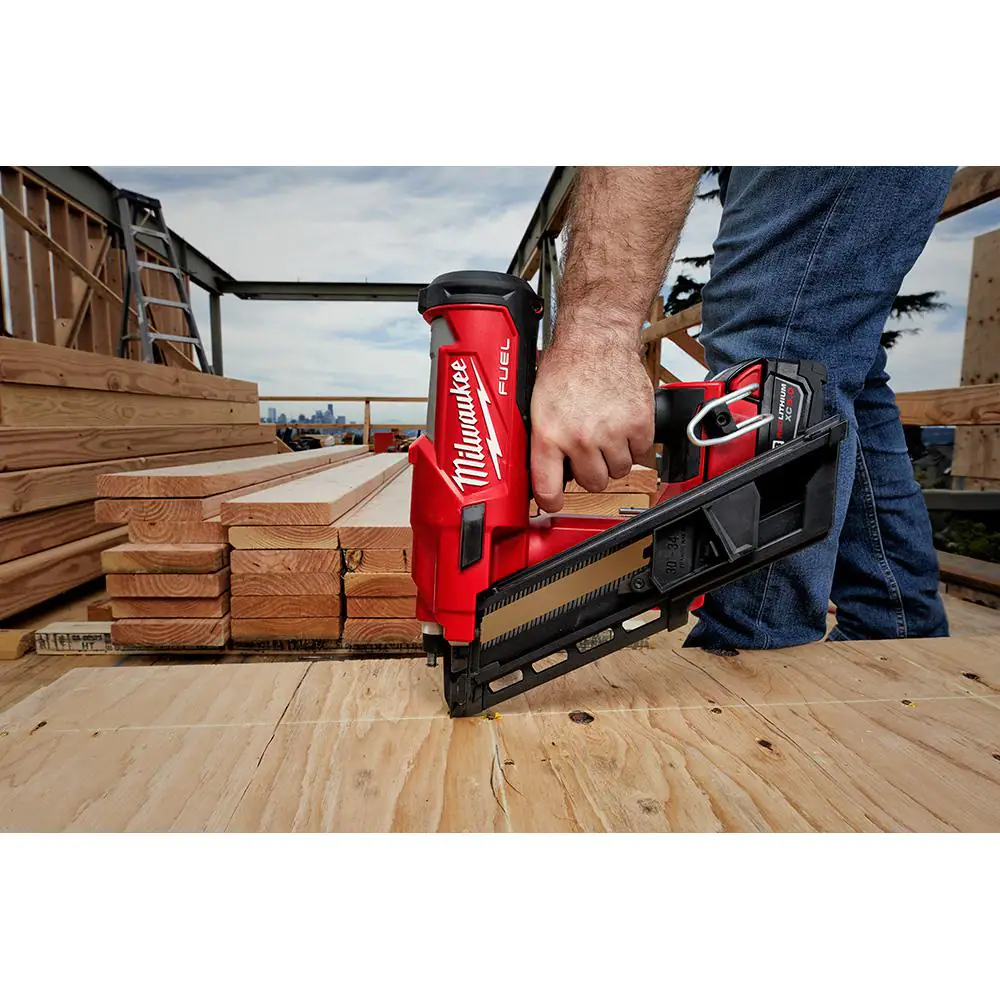 Milwaukee M18 FUEL 3-1/2 in. 18-Volt 30-Degree Lithium-Ion Brushless Cordless Framing Nailer (Tool-Only)