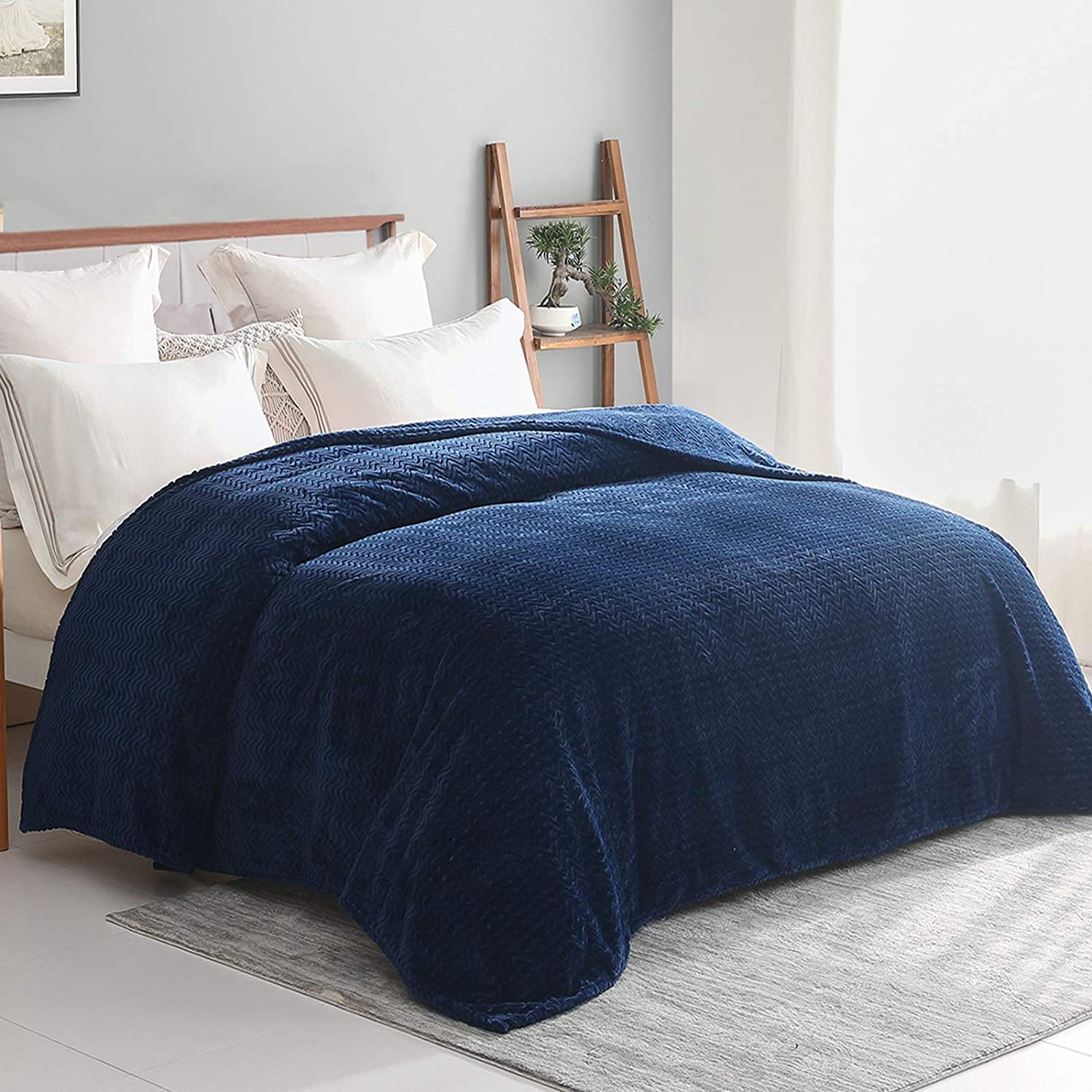 Exclusivo Mezcla King Size Jacquard Weave Wave Pattern Flannel Fleece Velvet Plush Bed Blanket as Bedspread/Coverlet/Bed Cover(90