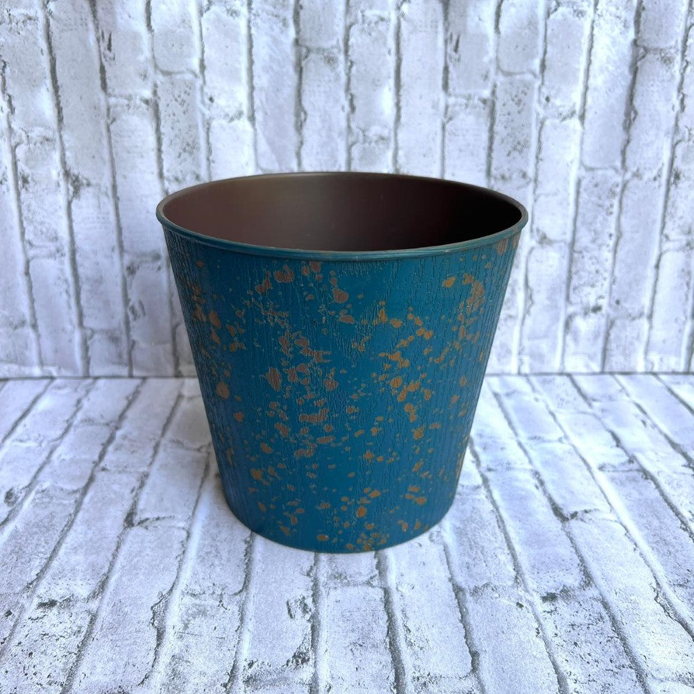 Alluring Pot/Planter in Different Choice