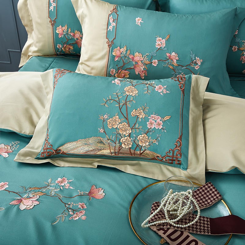 Plush Flower Bedding Set