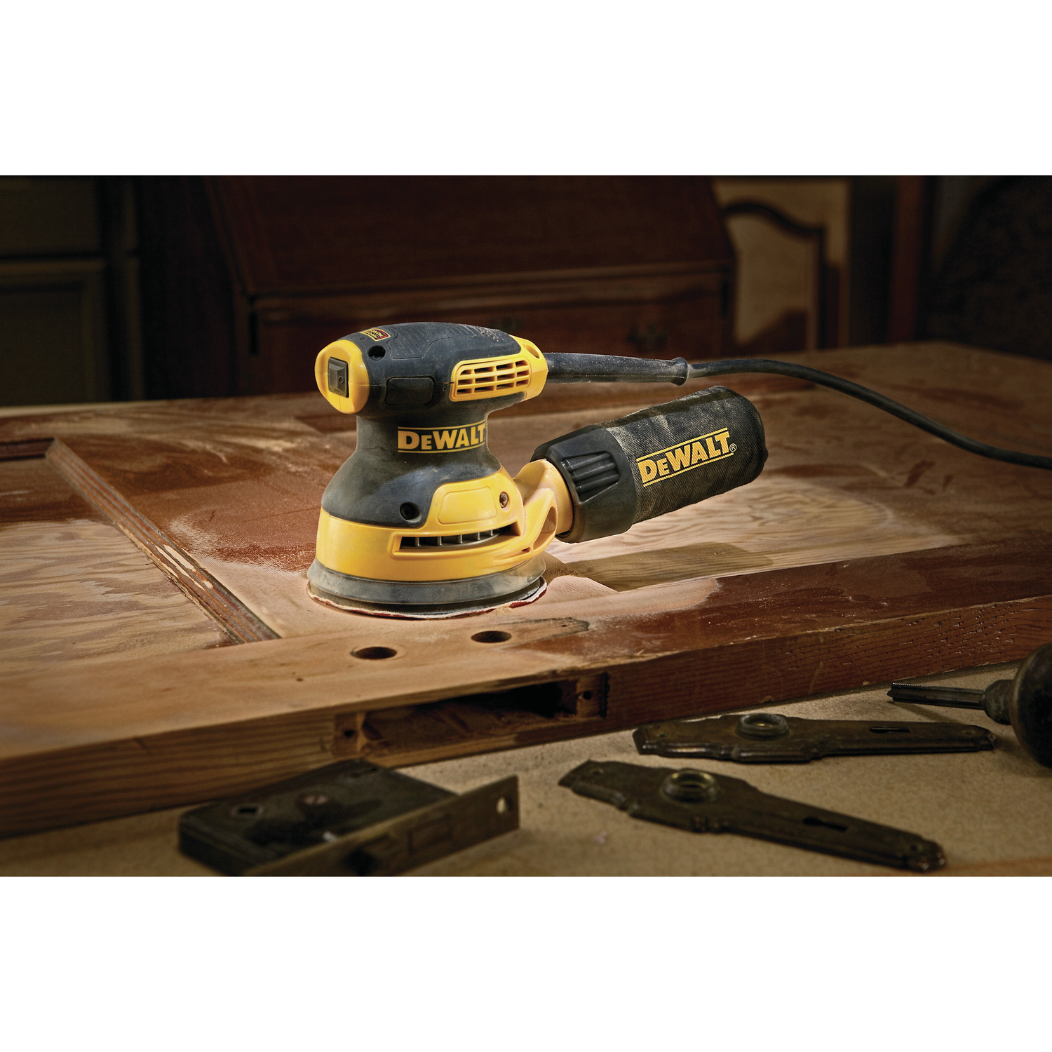 DW 3 amps Corded 5 in. Random Orbit Sander