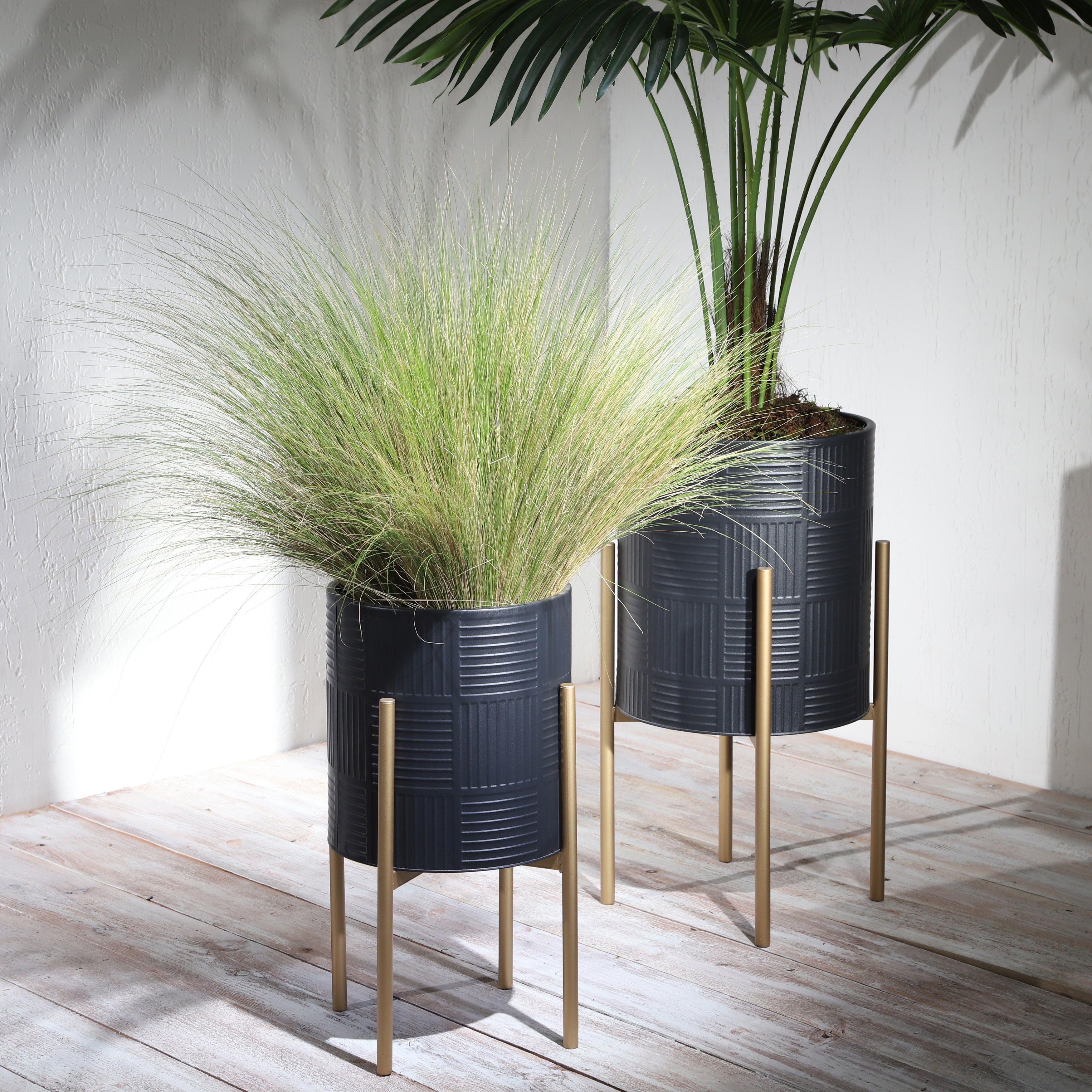 Sagebrook Home Set Of 2 Planter With  Lines On Metal Stand, Black/Gold, Round, Iron, Contemporary, 23"H, Line