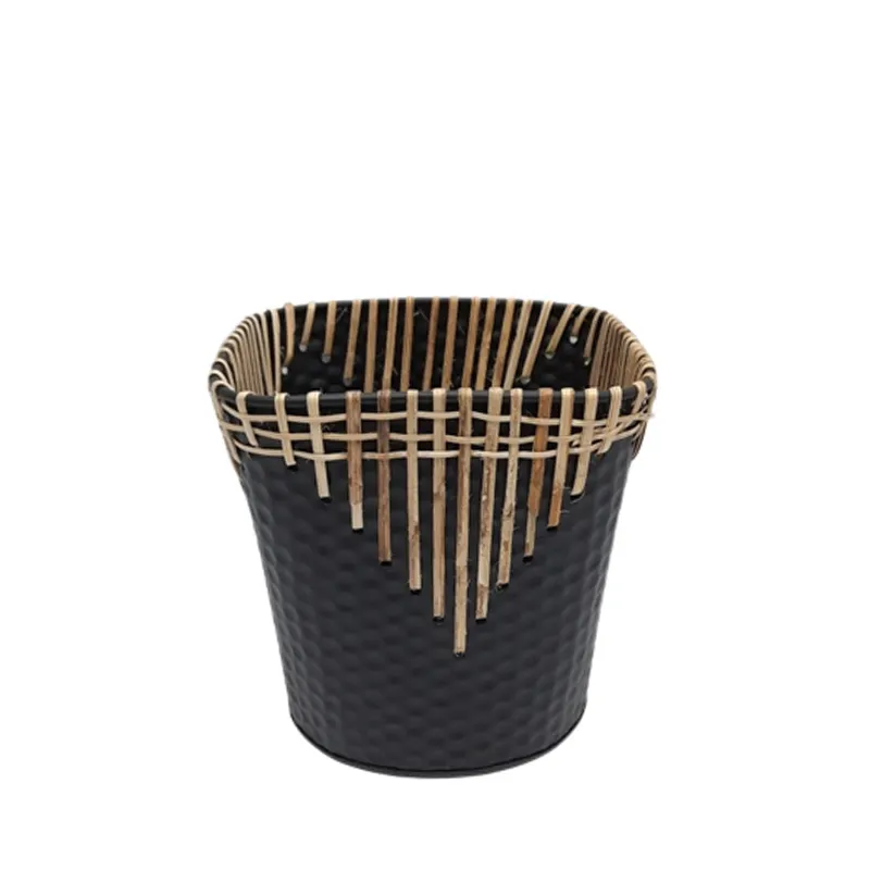 Iron   Cane Round Planter With 3 Legs Black   Natural Colour Raised Planter  For Outdoor   Garden Decoration