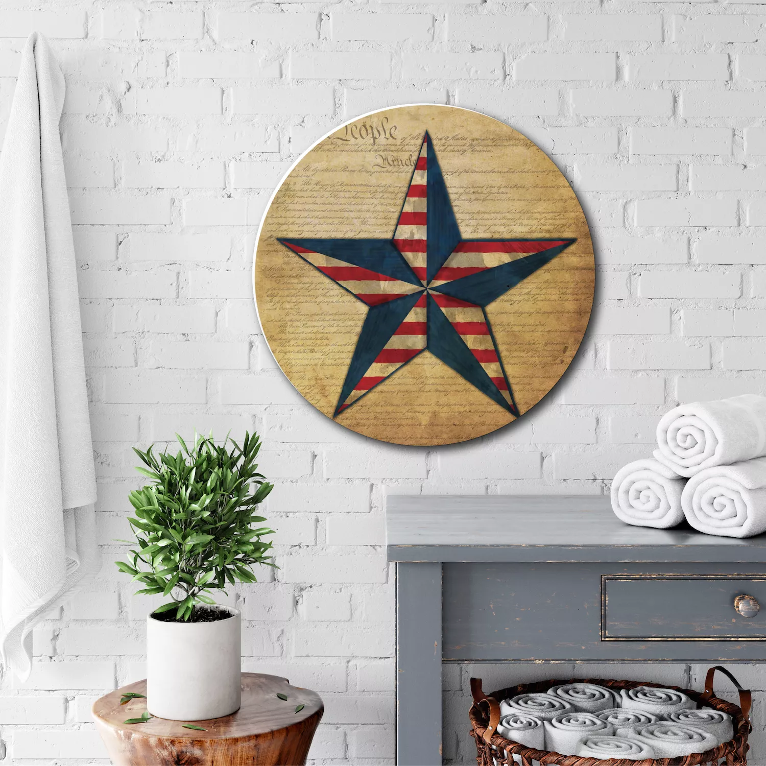 Courtside Market Flag Star I Circular Board Wall Art