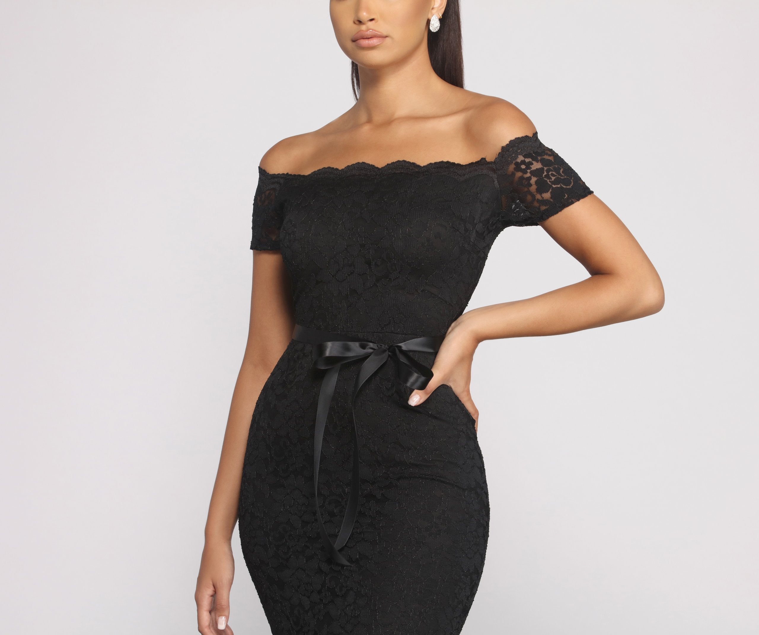 Paige Formal Off-The-Shoulder Scalloped Lace Dress