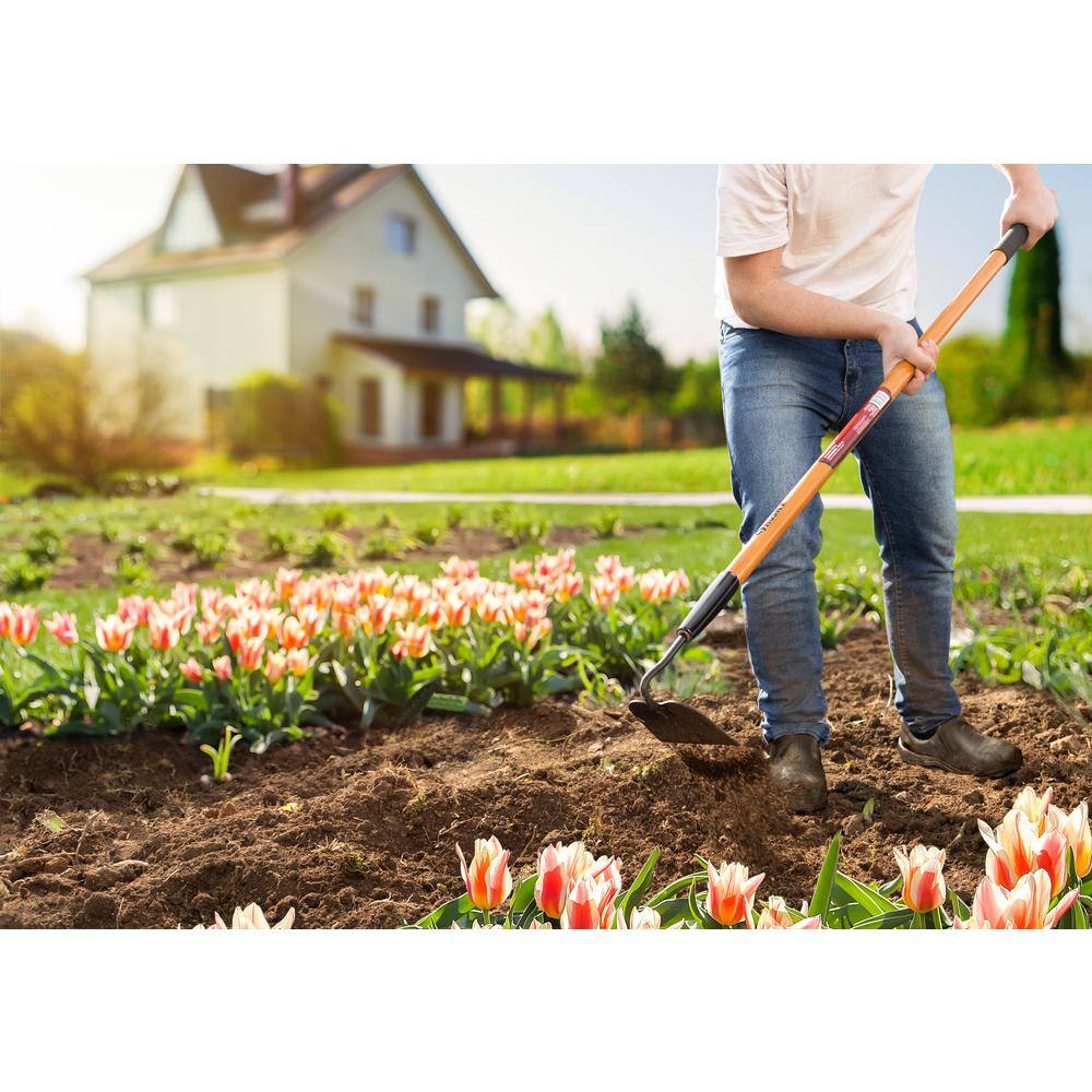 Husky 51 in. L Wood Handle Garden Hoe 77150-945