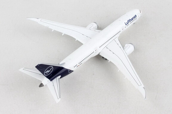 GeminiJets GJ2046F Gemini Lufthansa 787 9 1/400 Fl...