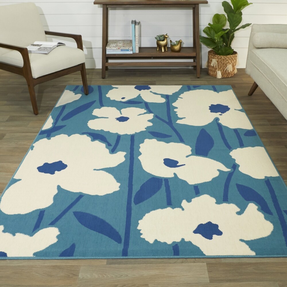 Hester Floral Indoor/Outdoor Area Rug