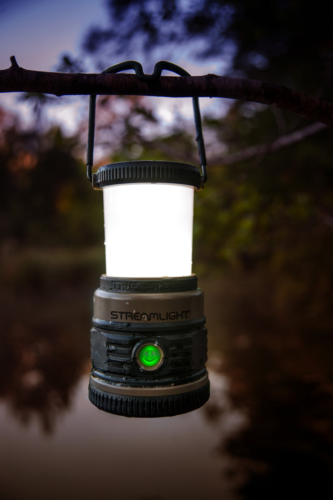 Streamlight The Siege， Rugged and Compact Outdoor Lantern， Coyote