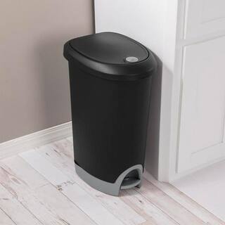 Sterilite 12.6 Gal. Locking Lid Step On Kitchen Wastebasket Trashcan Black (2-Pack) 2 x 10739002