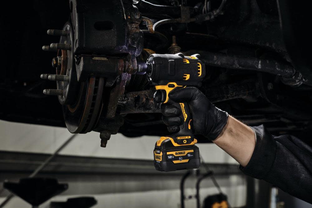 DEWALT 12V MAX Impact Wrench Kit 1/2