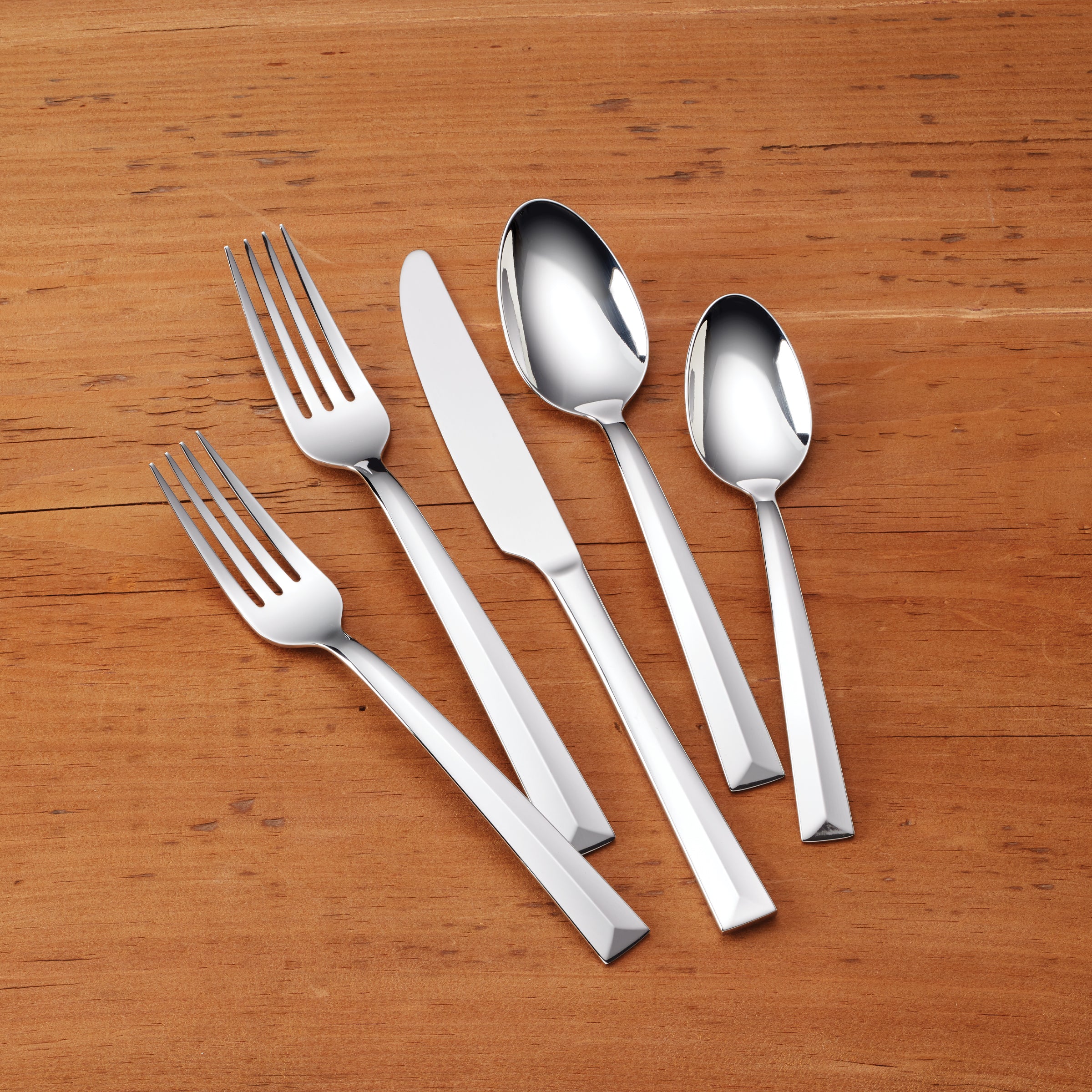 Moxie 20 Piece Flatware Set