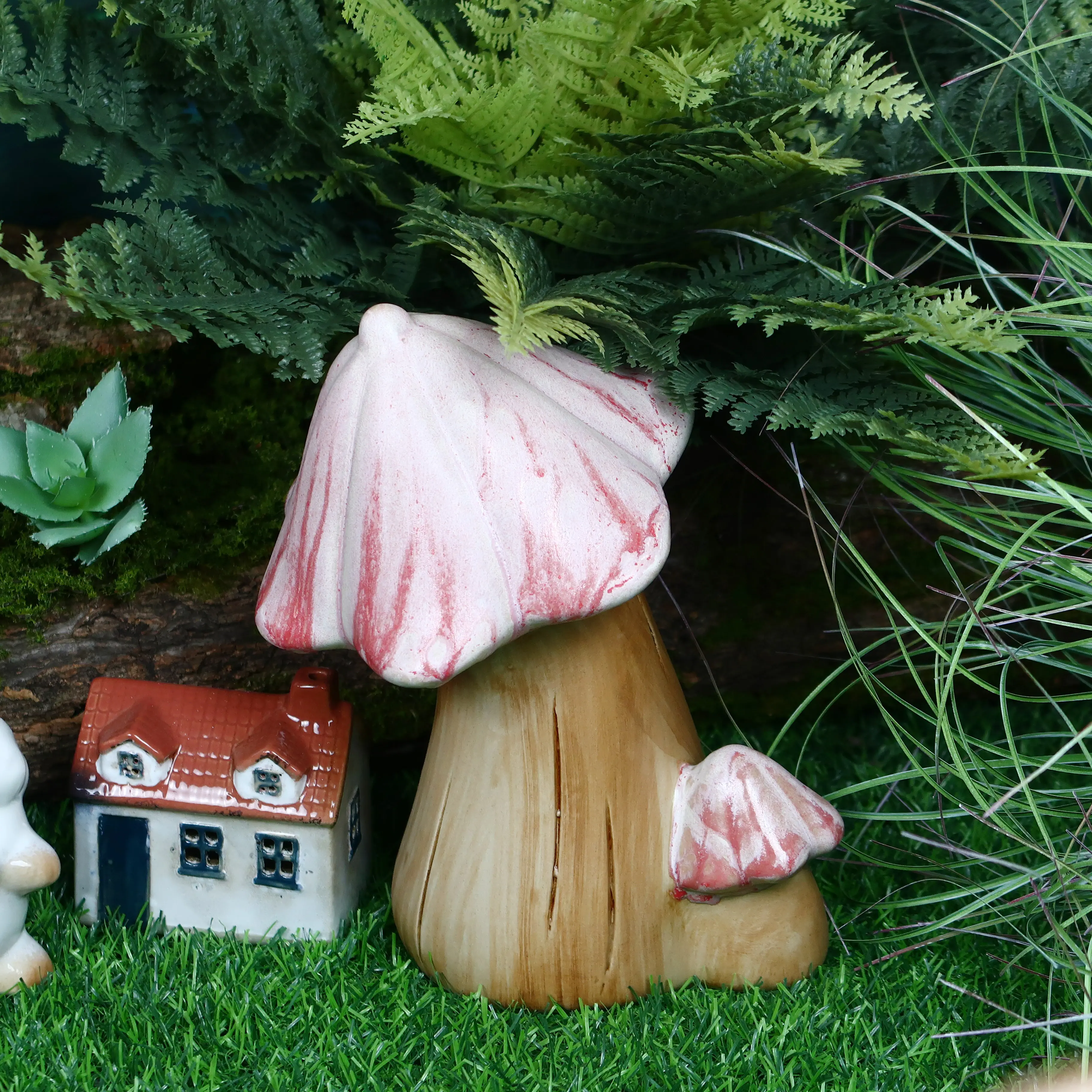 Popular Home Garden Landscaping and Decoration Ceramic Artificial Plant Mushroom Ornament Park Lawn Decoration Mushroom