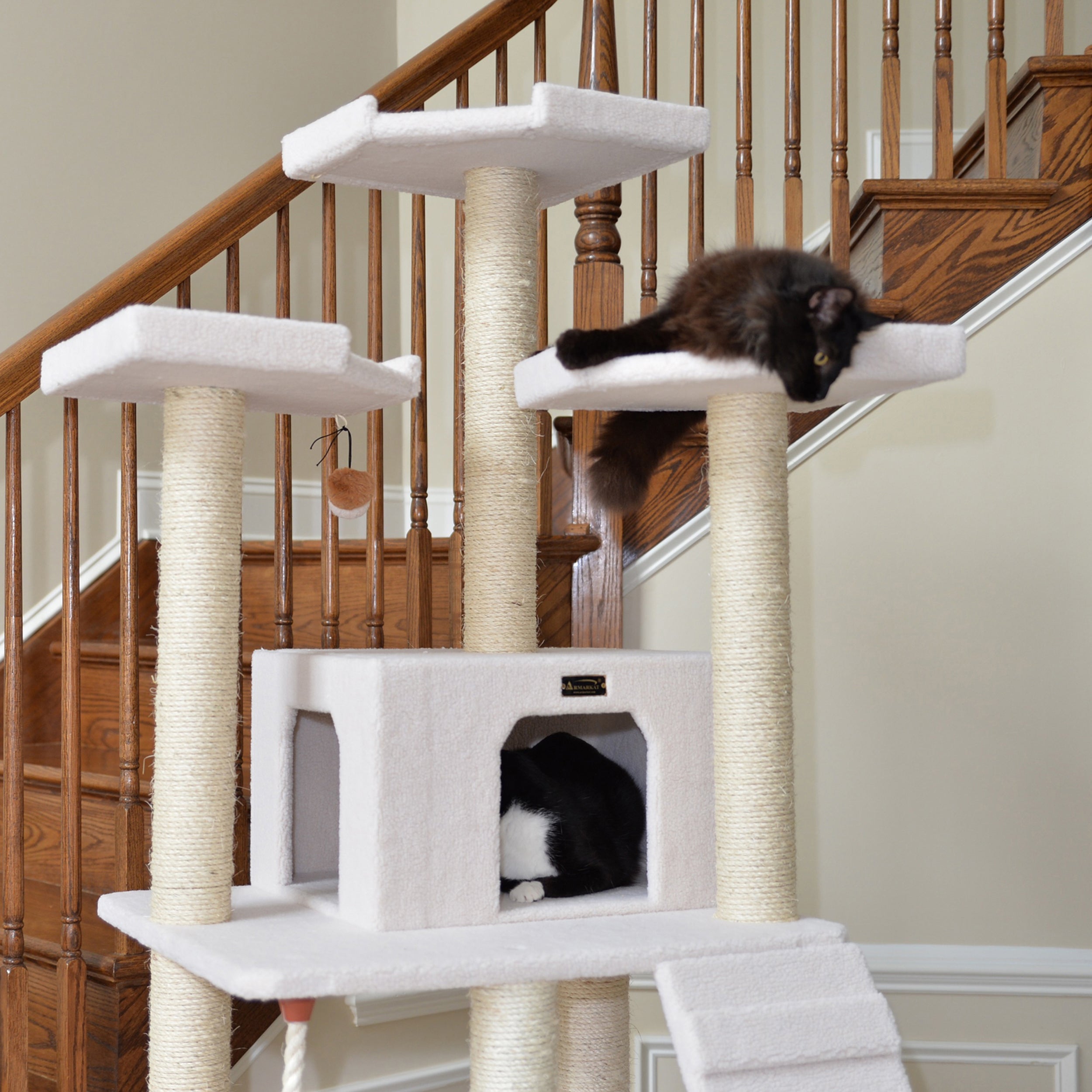 Armarkat Classic real wood Cat Tree Model B8201， 82 inch Ivory